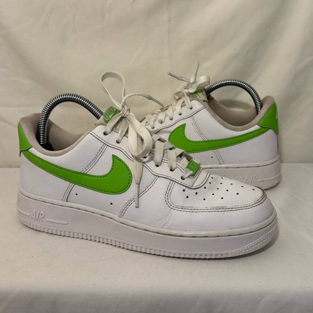 Nike Air Force 1 07 (Womens Size 7.5) Shoes DD8959 112 White Action‎ Green